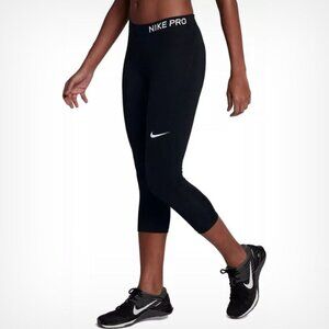 Nike Pro Dri Fit Cropped Leggings Womens, size medium